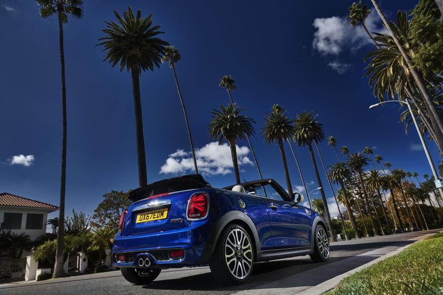  Mini Cooper S Cabrio (F57) 2018 года  (WW) (фото 9 из 222)